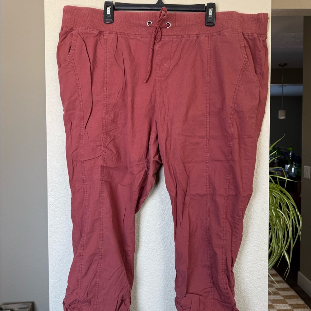 Torrid Women’s Cargo Pants Burgundy